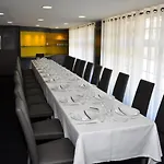 Logis A La Bonne 라발
