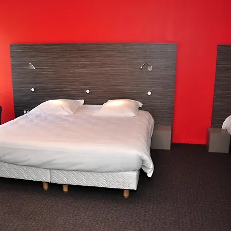 Hotel Logis A La Bonne 2*