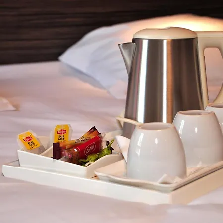 Logis A La Bonne Hotel Laval (Mayenne)