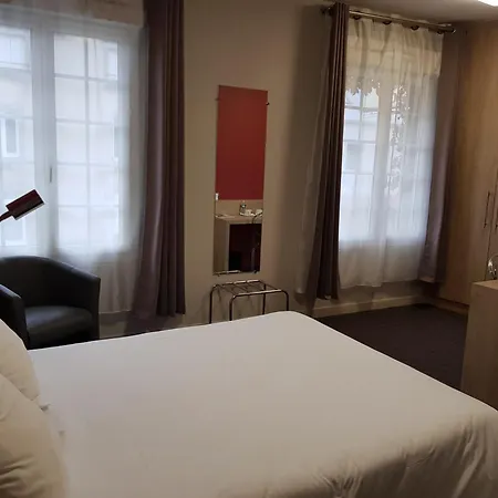 호텔 Logis A La Bonne 2*