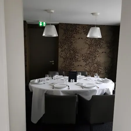 Logis A La Bonne 호텔 라발