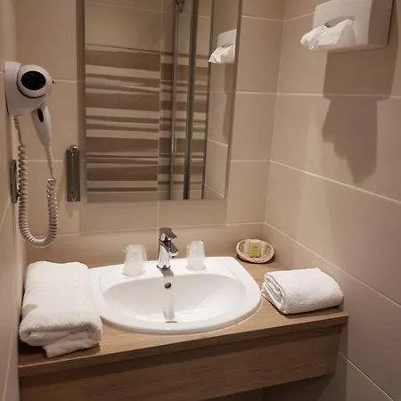 Hotel Logis A La Bonne
