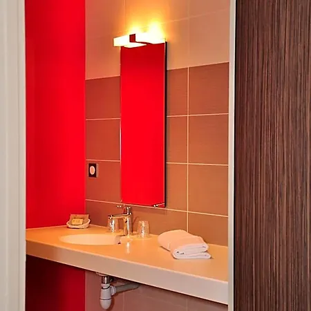 Logis A La Bonne 2* Laval (Mayenne)