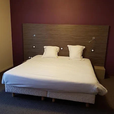 Hotel Logis A La Bonne Laval (Mayenne)