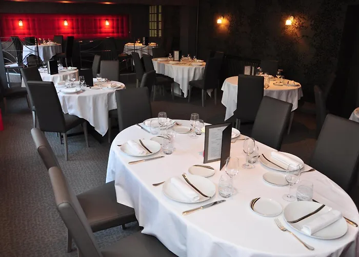 Hotel Logis A La Bonne Laval (Mayenne)