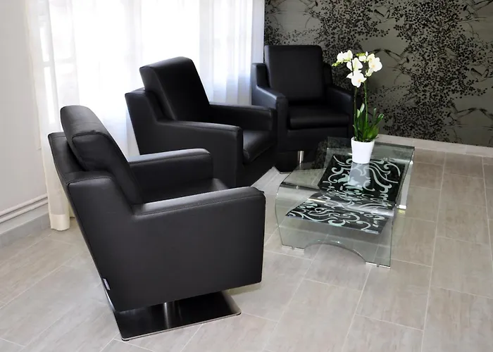 Logis A La Bonne Hotel 2*