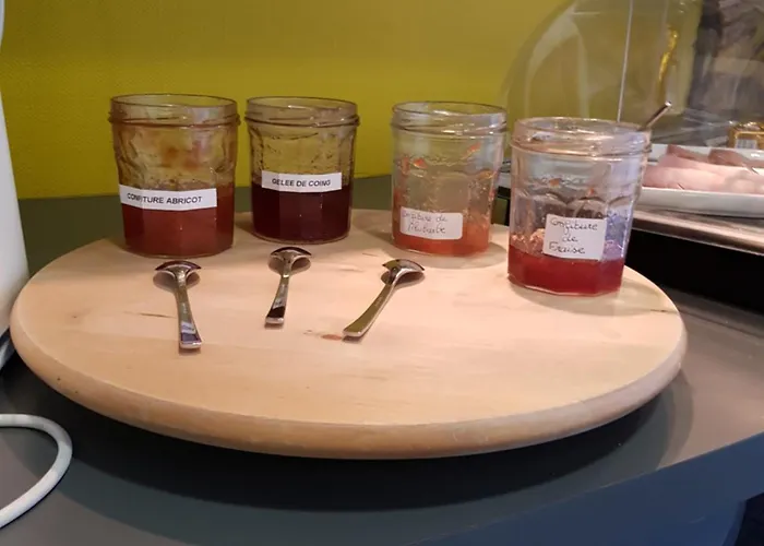 Logis A La Bonne Hotel