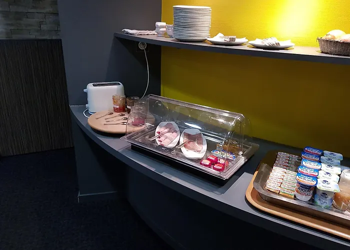 Logis A La Bonne Hotel