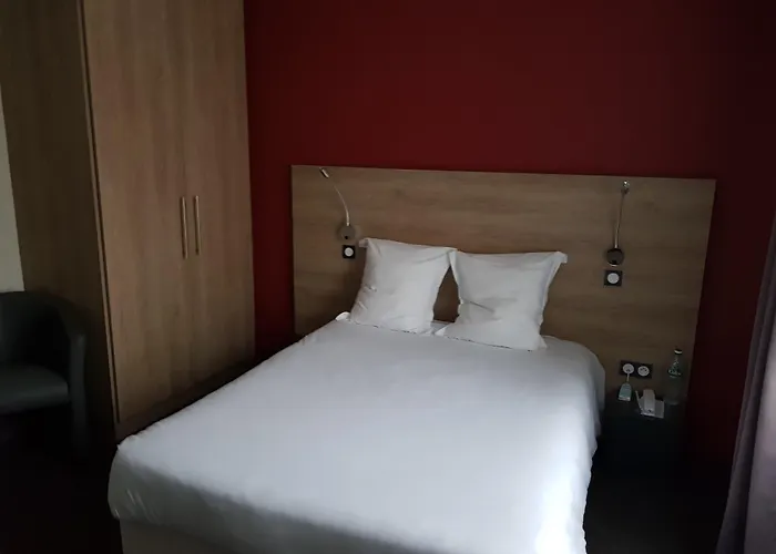 Logis A La Bonne Hotel