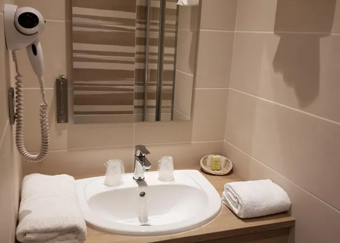 Hotel Logis A La Bonne