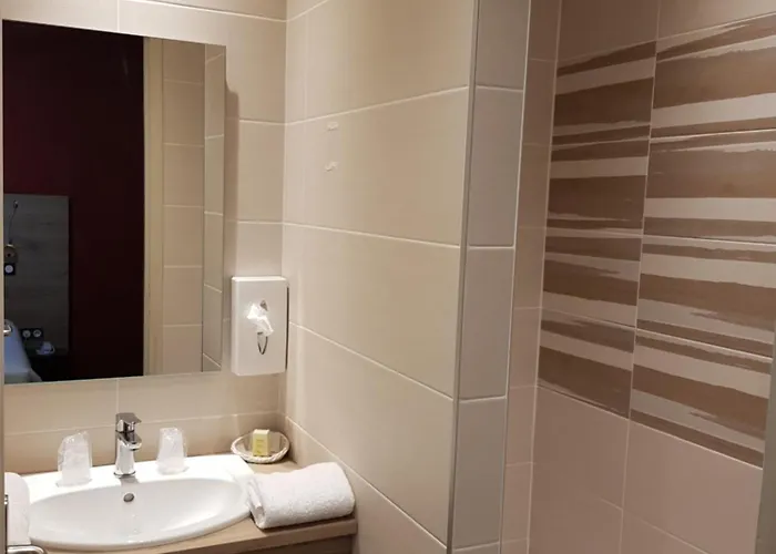 Logis A La Bonne Hotel Laval (Mayenne)