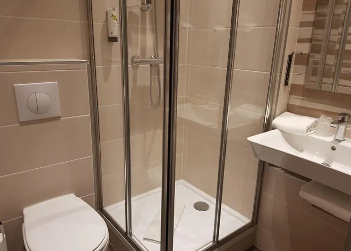 Logis A La Bonne 2* Laval (Mayenne)