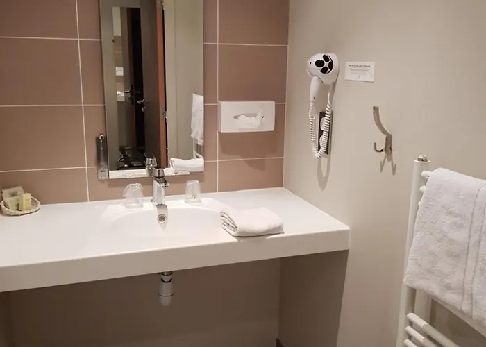 Logis A La Bonne 酒店 拉瓦勒